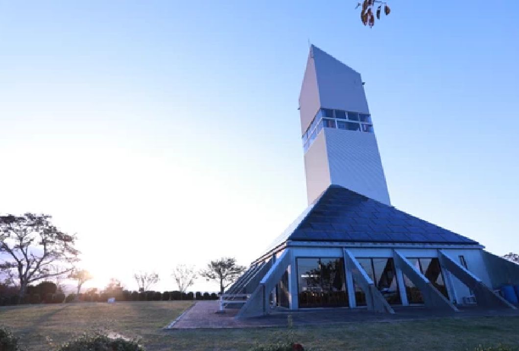 Toyomatsu Paper Airplane Tower